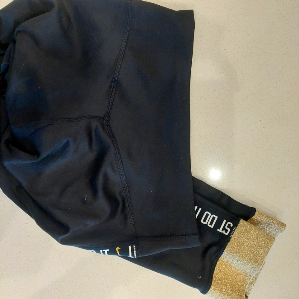 NIKE cropped tights